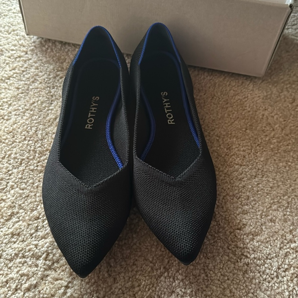 Rothy’s Pointed Toe Black solid shoes